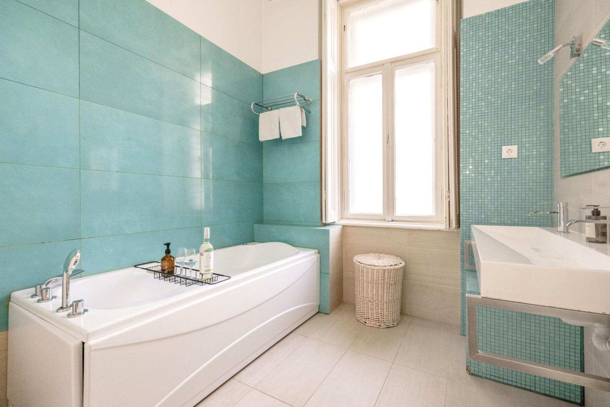 Wellness Retreat With Sauna & Jacuzzi - 1 Min To Opera Budapeste Exterior foto